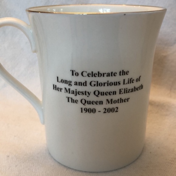Commemorative souvenir of queen mother’s life mug - Picture 3 of 7